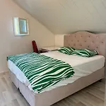 Βίλα Stylish And Spacious House In