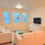 Stylish And Spacious House In Βίλα *