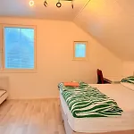 Stylish And Spacious House In * Βάνταα