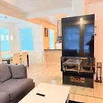 Βίλα Stylish And Spacious House In Βάνταα