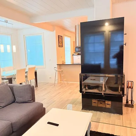 Stylish And Spacious House In Willa Vantaa