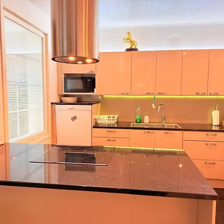 Stylish And Spacious House In Vantaa