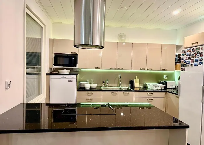 Stylish And Spacious House In Villa *