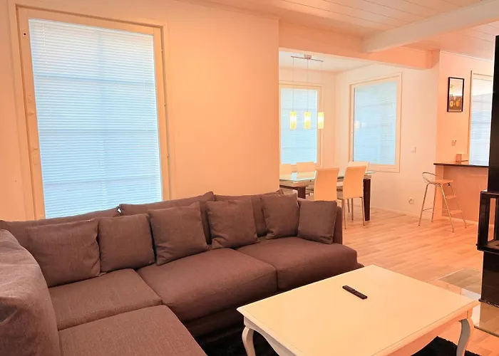 Stylish And Spacious House In فيلة *