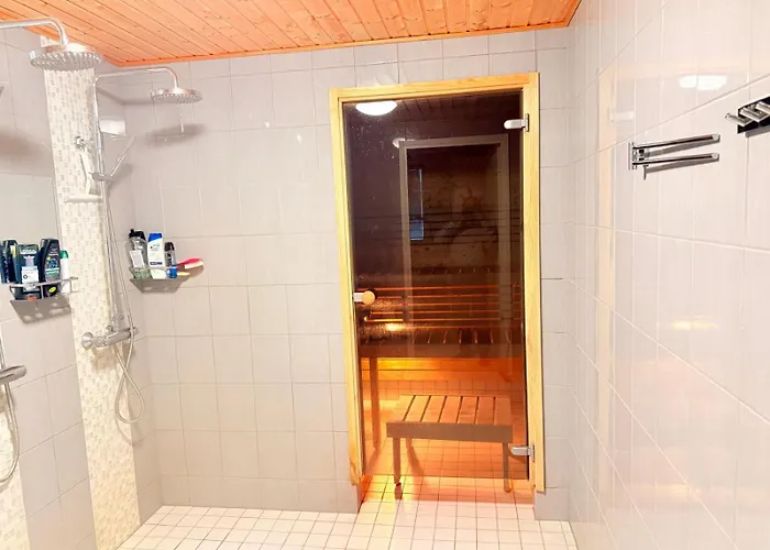 Villa Stylish And Spacious House In Vantaa